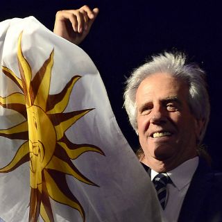 John Kerry felicita a Tabaré Vázquez por victoria en Uruguay