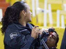 Al momento, sólo tres de los 20 policías lesionados siguen en observación. MEXSPORT / S. Molina