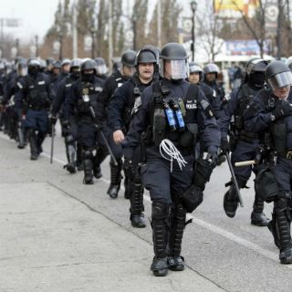 Obama dedica jornada a discutir situación tras hechos en Ferguson