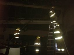 Al lugar acudieron bomberos, personal de protección civil y unidades contra incendio. TWITTER / @ProcivilTabasco