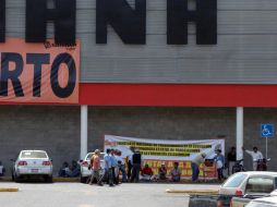 Integrantes de la CETEG comienzan el cierre de tiendas comerciales y departamentales en Chilpancingo. NTX / ARCHIVO