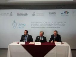 El titular de Innovación, Jaime Reyes Robles (c) dice que Jalisco deberá comenzar a crear su propia tecnología. EL INFORMADOR / B. Ramos