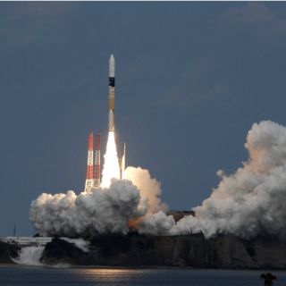 Japón lanza sonda que traerá muestras de agua de un asteroide