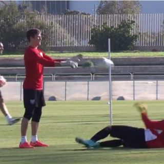 Guillermo Ochoa debuta con Málaga