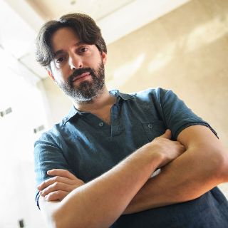 Andrés Neuman y el poder de reescribir los recuerdos