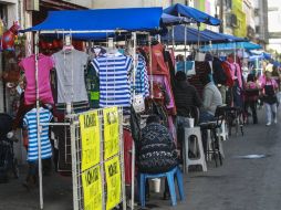 Piden que se evite la instalación de vendedores 'golondrinos' y que se reubique a los que no tienen permisos. EL INFORMADOR / ARCHIVO