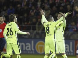 Iniesta celebra el gol anotado a los 15 minutos tras un escopetazo desde fuera del área. EFE / J. Belver