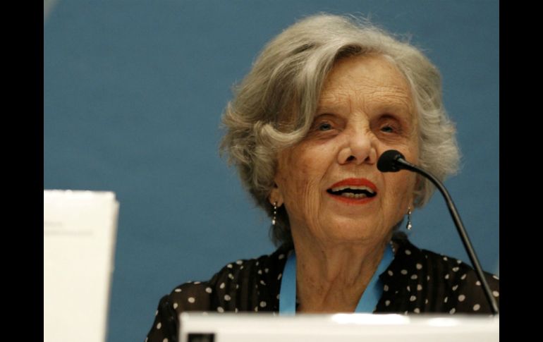La ganadora del Premio Cervantes de Literatura 2013 lamentó la muerte del mexicano durante la FIL. NTX / ARCHIVO