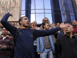 Manifestantes protestan en Egipto por la absolución del expresidente Mubarak. EFE / K. Elfiqi