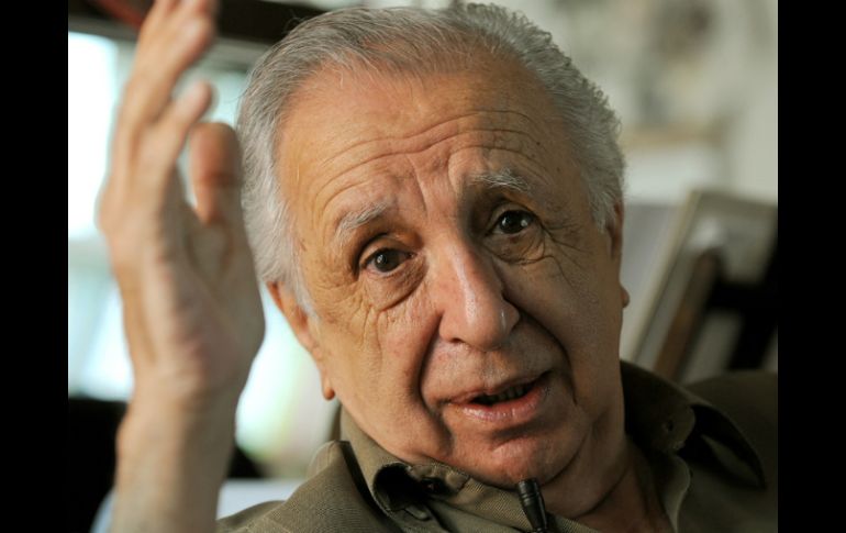 El Pleno del Senado rinde homenaje póstumo a Sergio Valls Hernández y al escritor Vicente Leñero. AP / ARCHIVO