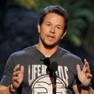 Mark Wahlberg pide que le limpien su prontuario