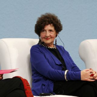 Margo Glantz presenta una autobiografía deshilachada