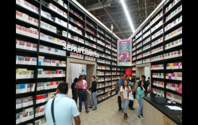 Porrúa se llevó el premio a mejor stand en la categoría Platino. EL INFORMADOR / H. Navarro