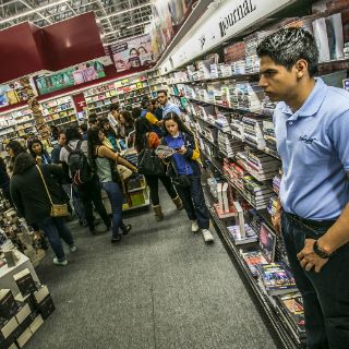 Indispensables, prestadores de servicio social en la FIL