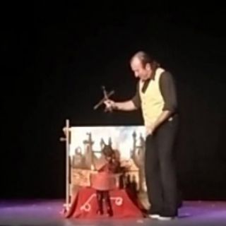 Las marionetas de Pavel Vangeli bailan el swing en FIL niños