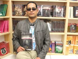 En la FIL, Boone presentó su más reciente libro: 'Cavernas', de Editorial Era. ESPECIAL / Mar Adentro