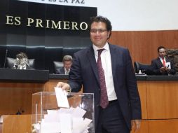 Armando Ríos Piter también propone un mecanismo para reducir el tiempo en la tramitación de juicios políticos. NTX / ARCHIVO