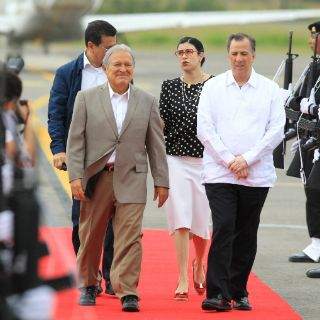 El Presidente salvadoreño llega esperanzado para la cumbre de Veracruz