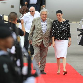 Mujica llega a Veracruz para la XXIV Cumbre Iberoamericana