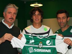 El delantero agradece a la directiva por haberse fijado en él y se dice contento y motivado. ESPECIAL / clubsantos.mx