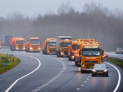 El traslado desde Ucrania, en nueve camiones, comenzó el pasado miércoles y se completará a lo largo de esta semana. EFE / V. Jannink