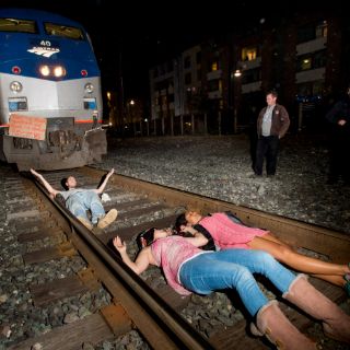 Arrestan a unos 150 manifestantes en el norte de California