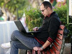 Las microondas que produce la señal de Wi-Fi pueden repercutir en la salud de quien lo utiliza. EL INFORMADOR / ARCHIVO