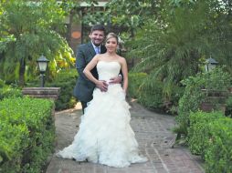 Feliz pareja. Emmanuel Ignacio Angulo y Carolina González.  /