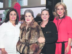 Felices. Mélida Hinojosa de Salvador con sus hijas Mélida y Susana Salvador y con Josefina Berlanga. EL INFORMADOR /