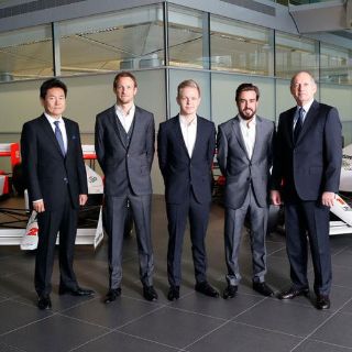 McLaren confirma a Fernando Alonso para 2015