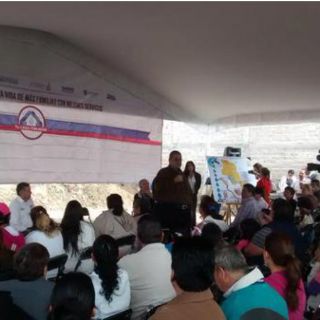 Entregan redes de agua potable en Tonalá; piden seguridad