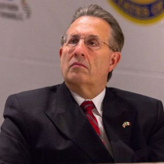 Wayne refrenda ayuda de EU a México por normalistas