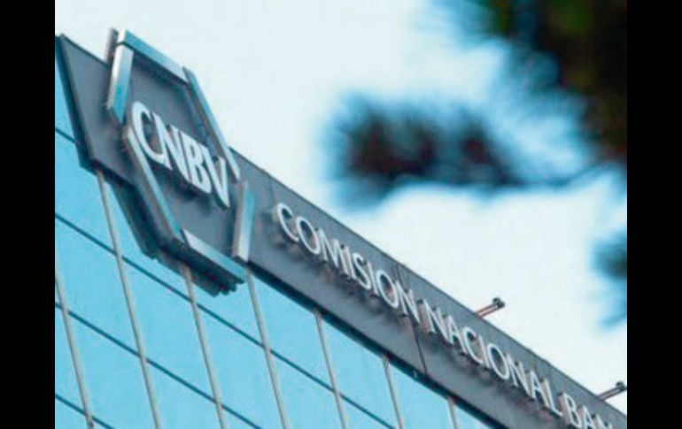 Comisión. Avala créditos.  /