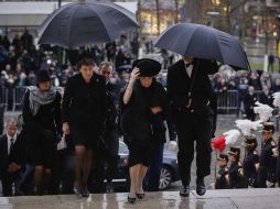 La reina Beatriz de Holanda (c) a su llegada al funeral de la reina Fabiola de Bélgica. EFE / J. Warnand