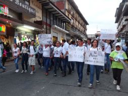 Participan en la protesta familiares del joven David Ramos Alfar, desaparecido desde octubre del 2013. SUN /
