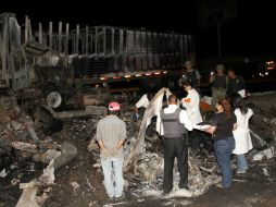 Se presume que el camión de pasajeros habría ido a exceso de velocidad y debido a la intensa niebla no vio el tráiler. NTX / ARCHIVO