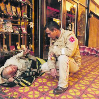 Brigada nocturna ofrece abrigo a personas de la calle