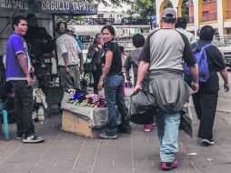 Calzada Independencia. Ambulantes venden productos variados. EL INFORMADOR / A. Hernández