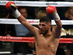 El boxeador jalisciense ahora va por una revancha contra Johnny González. AFP / E. Miller