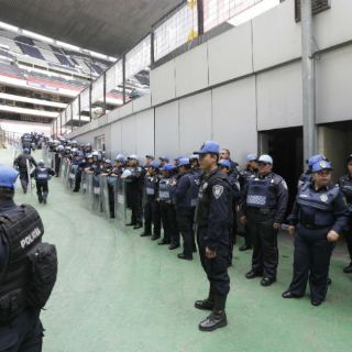 Protegen a porra de Tigres en el Azteca