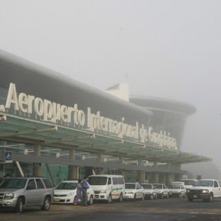 Registran retrasos en vuelos del aeropuerto tapatío por niebla