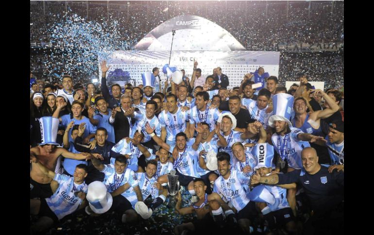 Los pupilos de Diego Cocca vuelven a celebrar un título de liga. EFE / F. Gens