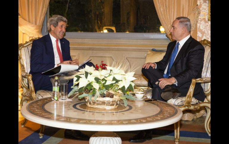 Benjamin Netanyahu y John Kerry hablan sobre el proceso de paz entre Israel y Palestina. AP / E. Vucci