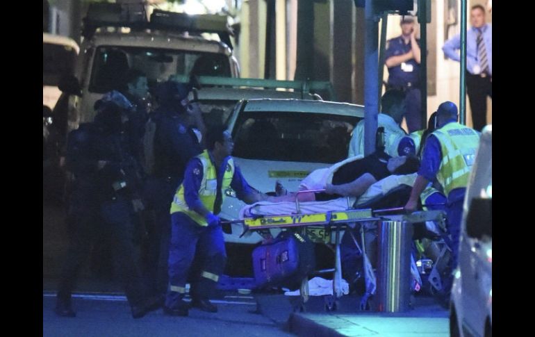 Según la policía, el secuestrador, de 50 años, actuó solo, y en el interior del café no se encontraron explosivos. EFE / M. Tsikas