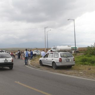 Reportan fuga de combustible por toma clandestina en León