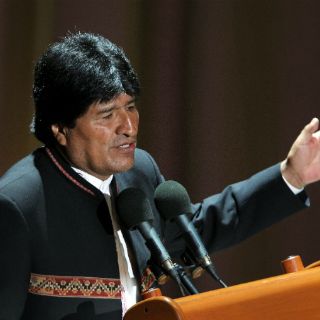Caída de petróleo, agresión de EU a Venezuela y Rusia: Evo Morales