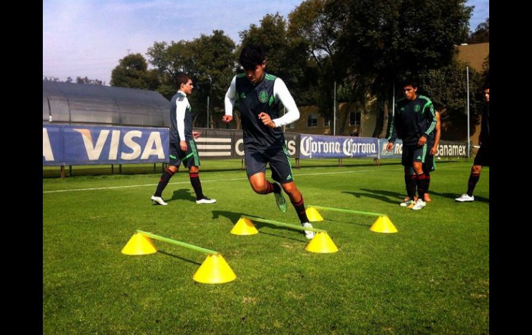 La Selección Sub-20 entrena en el CAR para jugar contra el Rebaño. TWITTER / @miseleccionmx