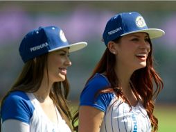 Algunas de las fanáticas usan gorras del equipo 'para hacer sentir el apoyo'. FACEBOOK / Charros de Jalisco Béisbol