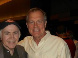 Collins (d) declara que ha trabajado para reparar el daño desde entonces. TWITTER / @StephenCollins