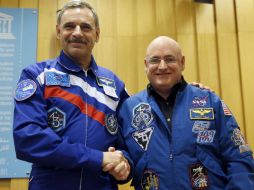 El estadounidense Scott Kelly y el ruso Mijail Kornienko participarán en la misión. AFP / P. Kovarik